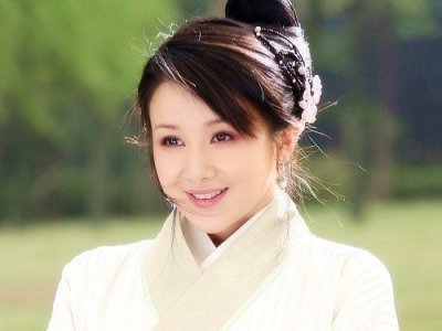 ​33岁孙菲菲嫁联想总监，婚后退居幕后相夫教子，如今生活幸福