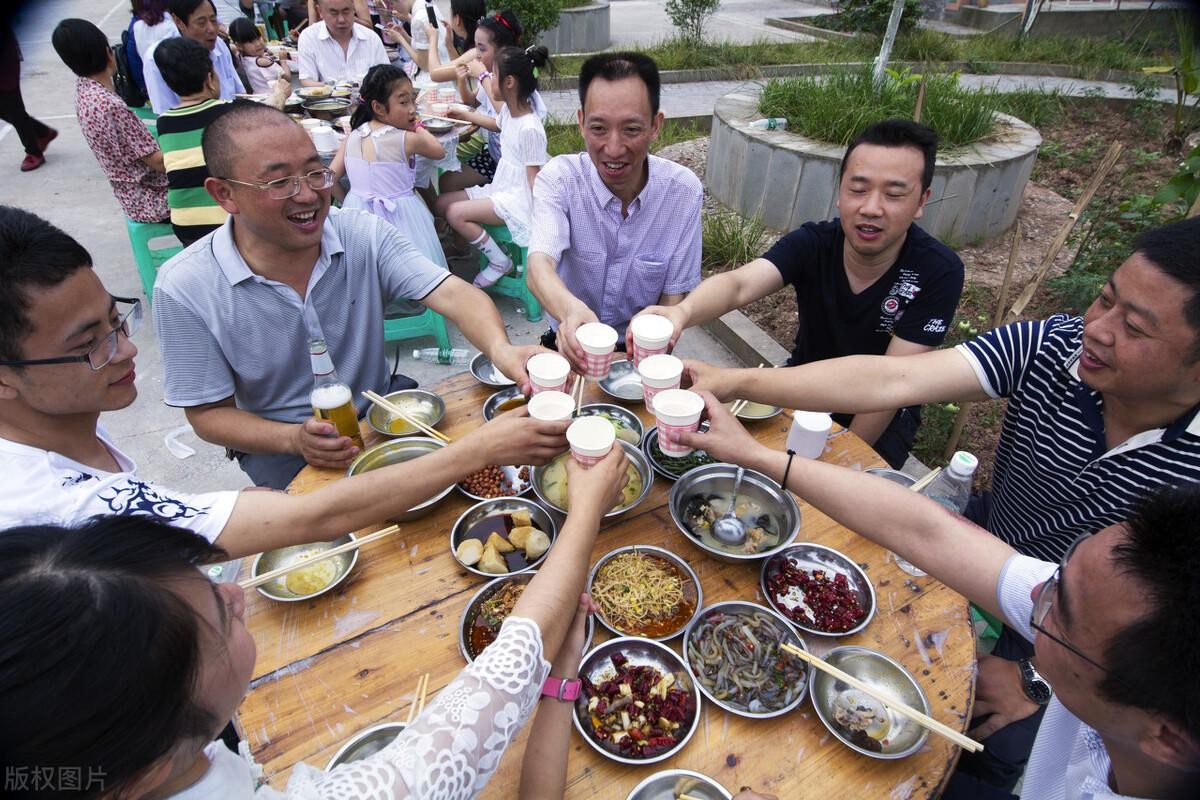 喜事可以说吃席吗(婚宴能不能叫吃席)