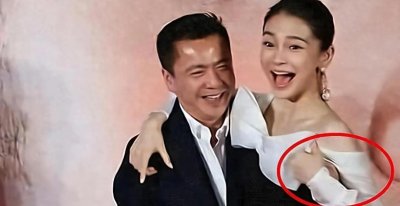 ​＂华谊总裁王中磊公主抱杨颖 估计baby本人尴尬 老公黄晓明也尴尬吧