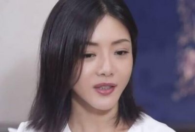 ​邓家佳什么时候离的婚（邓家佳于2025年工作室宣布离婚）