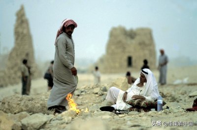 ​外国网友提问：中国应该接收难民吗？海内外网友都这样说