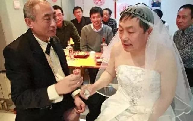 中国的同性恋高达4000万人！揭露他们光明与黑暗的隐秘人生