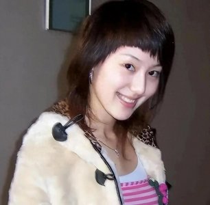 ​王冠夫妇甜蜜亮相，揭秘主持界女神的情感旅程与幸福瞬间