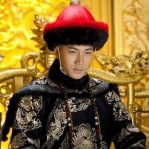 ​皇太极是努尔哈赤的第八子，为何却能继承大位？