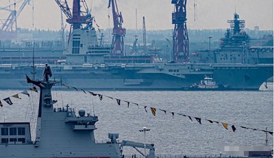 ​震撼！长兴岛船厂“下饺子”，中国海军实力惊艳全球