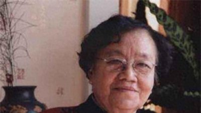 ​军统女特务精通4国语言，冒死救一地下党员，11年后反救自己一命