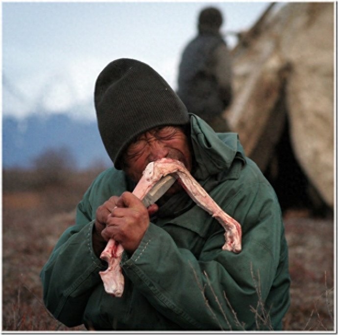 实拍:楚科奇半岛人的原始生活,仍然茹毛饮血