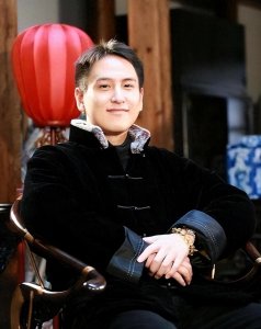 ​21岁继承百亿遗产，汤珈铖如何重塑企业家新形象