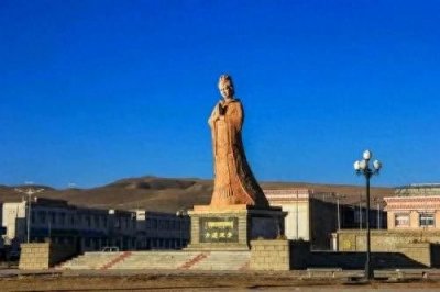 ​文成公主入藏:汉女和亲的历史意义与文化影响