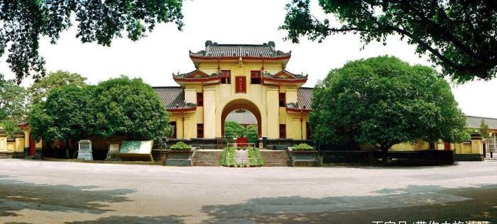 拥有历史气息的王府、木府、王城，你最惊叹于哪一个呢？