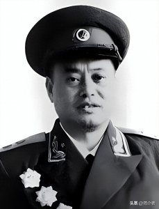 ​解放军第49军首任政委——袁升平