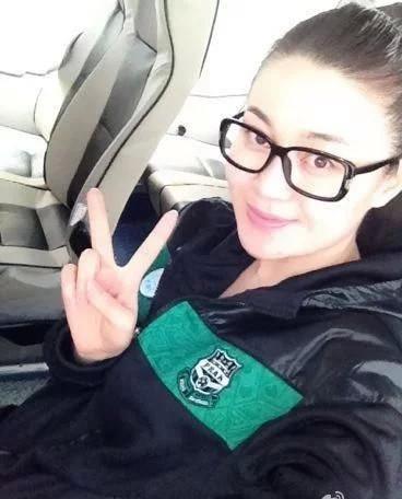 原来赵本山最丰满的女徒弟欺骗了我们这么多年？！有图有真相