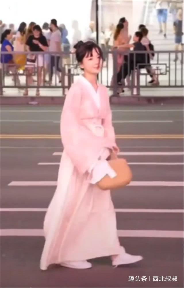抖音十大最美女装大佬，艾比上榜，最后一个像精灵，心动的感觉