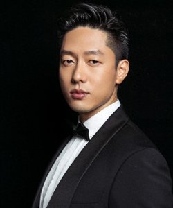 ​星光北影孕育影帝路：凌潇肃，从西安古城到荧幕辉煌的华丽蜕变