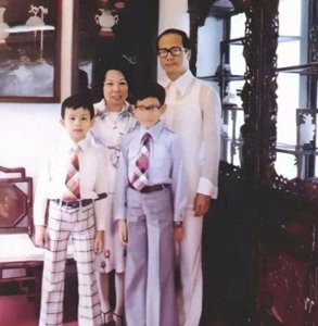 ​李嘉诚与庄月明：她离