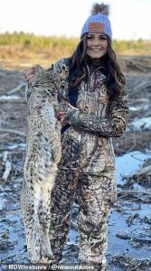 ​美国24岁女猎人6岁就拿