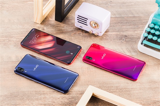 旗舰手机颜值新担当！vivo X23三色图赏：总有一款你喜欢