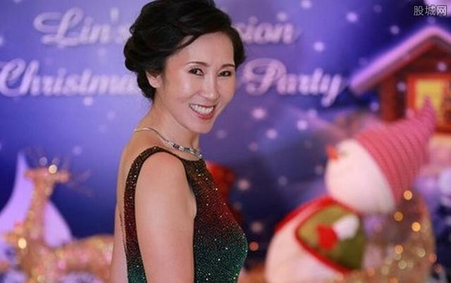 谁是王思聪的亲生妈妈（曝王思聪妈妈自掏1亿救儿）(5)