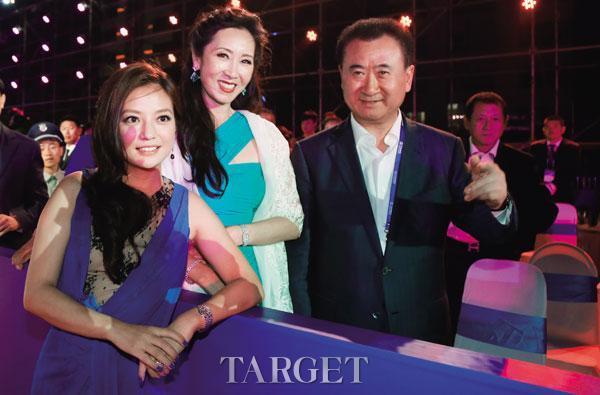 谁是王思聪的亲生妈妈（曝王思聪妈妈自掏1亿救儿）(4)