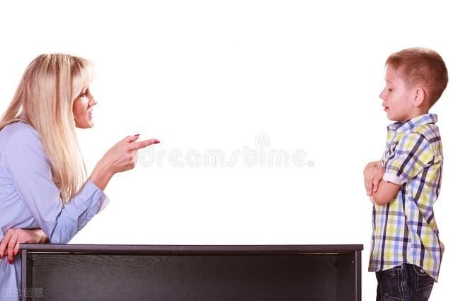 小孩打父母该怎么教育（孩子打骂父母怎么处置）