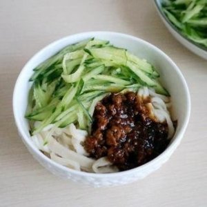 ​炸酱面的做法,炸酱面的家常做法