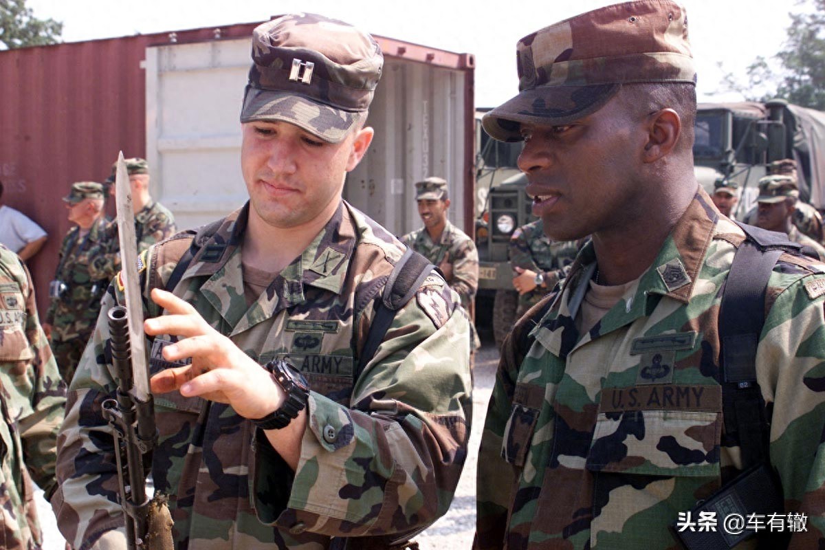 美军装备之M9刺刀