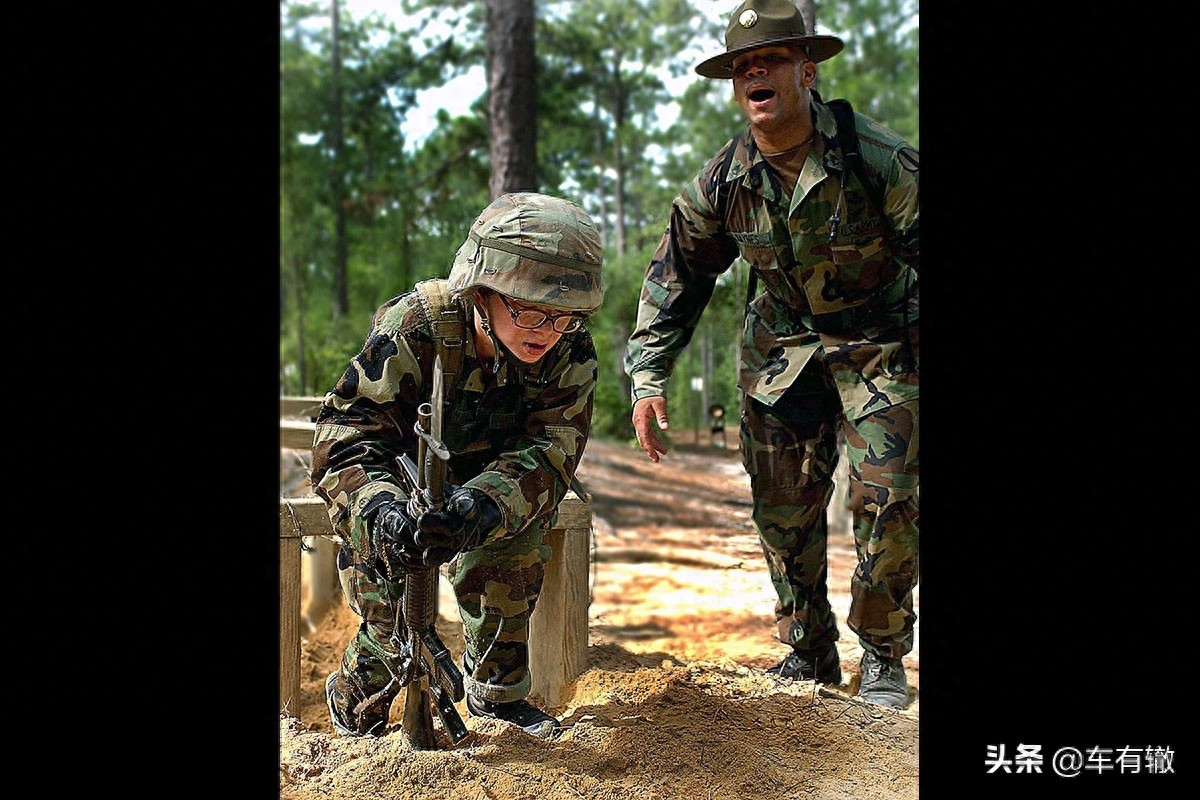 美军装备之M9刺刀