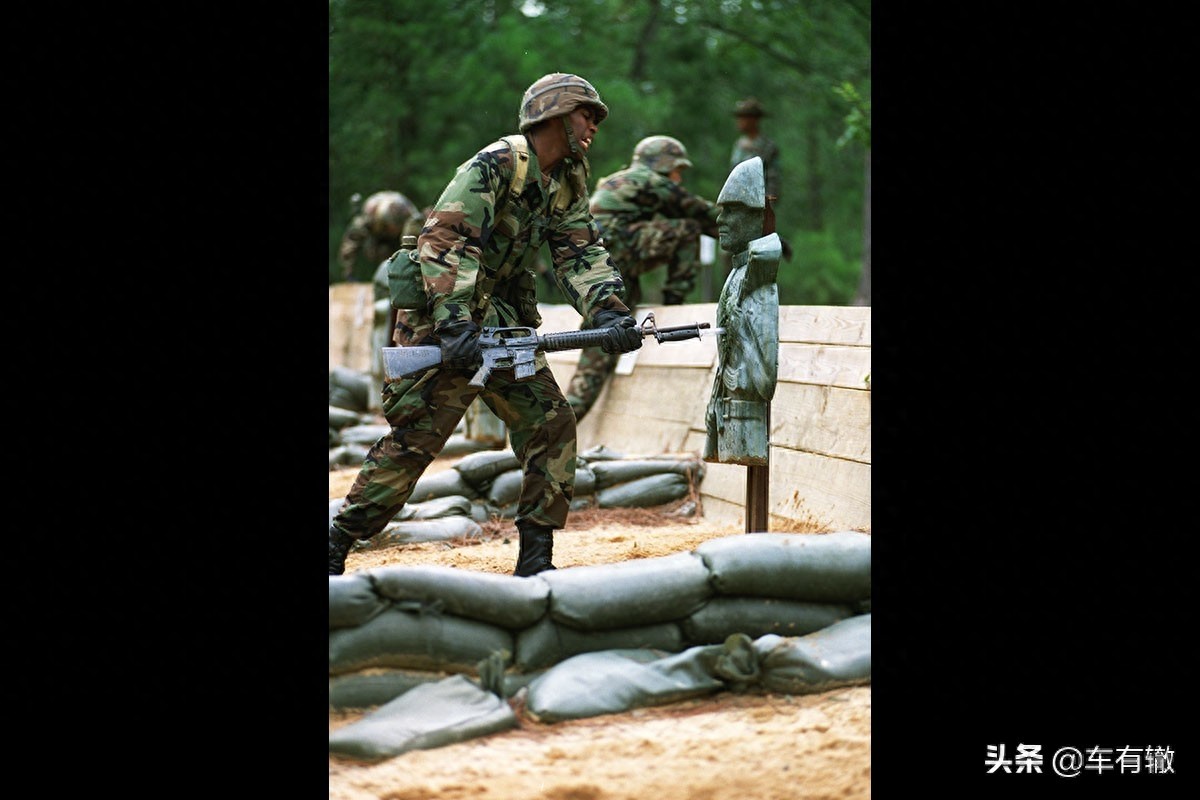 美军装备之M9刺刀