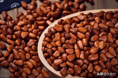 ​生的松子如何炒熟来吃（松子怎么开口）