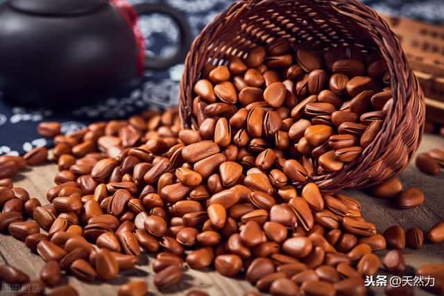 生的松子如何炒熟来吃（松子怎么开口）