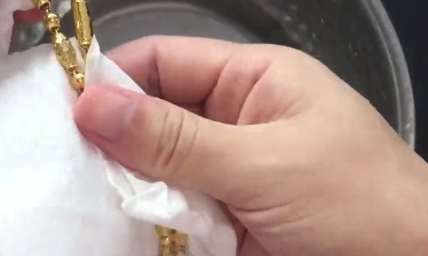 项链怎么清洗变亮,金项链怎样清洗光亮如新图15