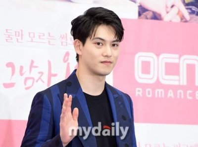 ​李宗泫骚扰网红被指毫