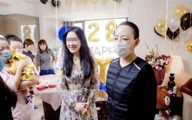 网曝宋丹丹当奶奶,儿媳妇大量私照曝光,完全看不出比巴图大7岁