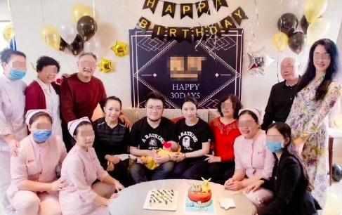 网曝宋丹丹当奶奶,儿媳妇大量私照曝光,完全看不出比巴图大7岁