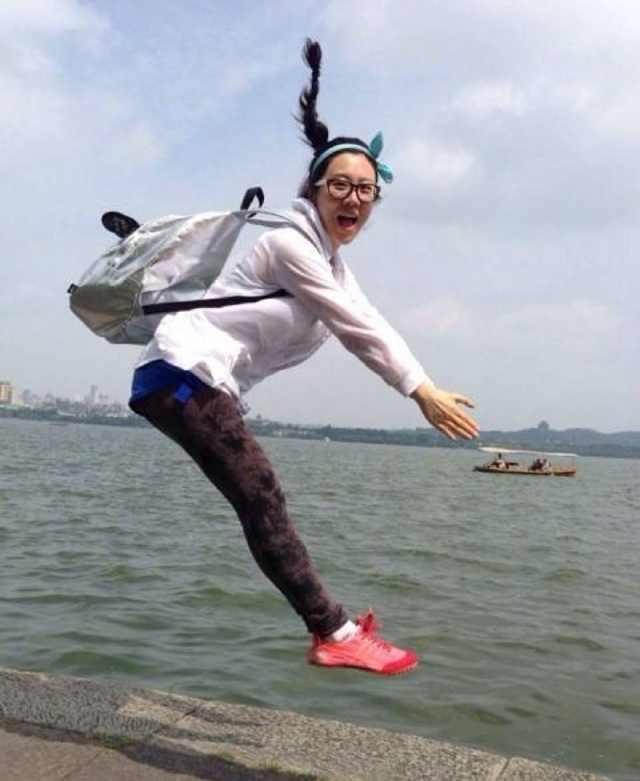 网曝宋丹丹当奶奶,儿媳妇大量私照曝光,完全看不出比巴图大7岁