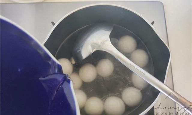 超市买来的汤圆是冷水煮还是热水