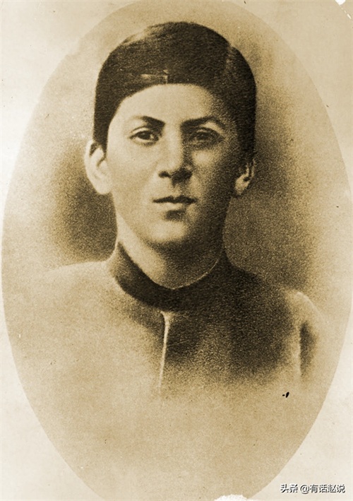 斯大林身高1.62米，来自1911年圣彼得堡帝国警察局档案