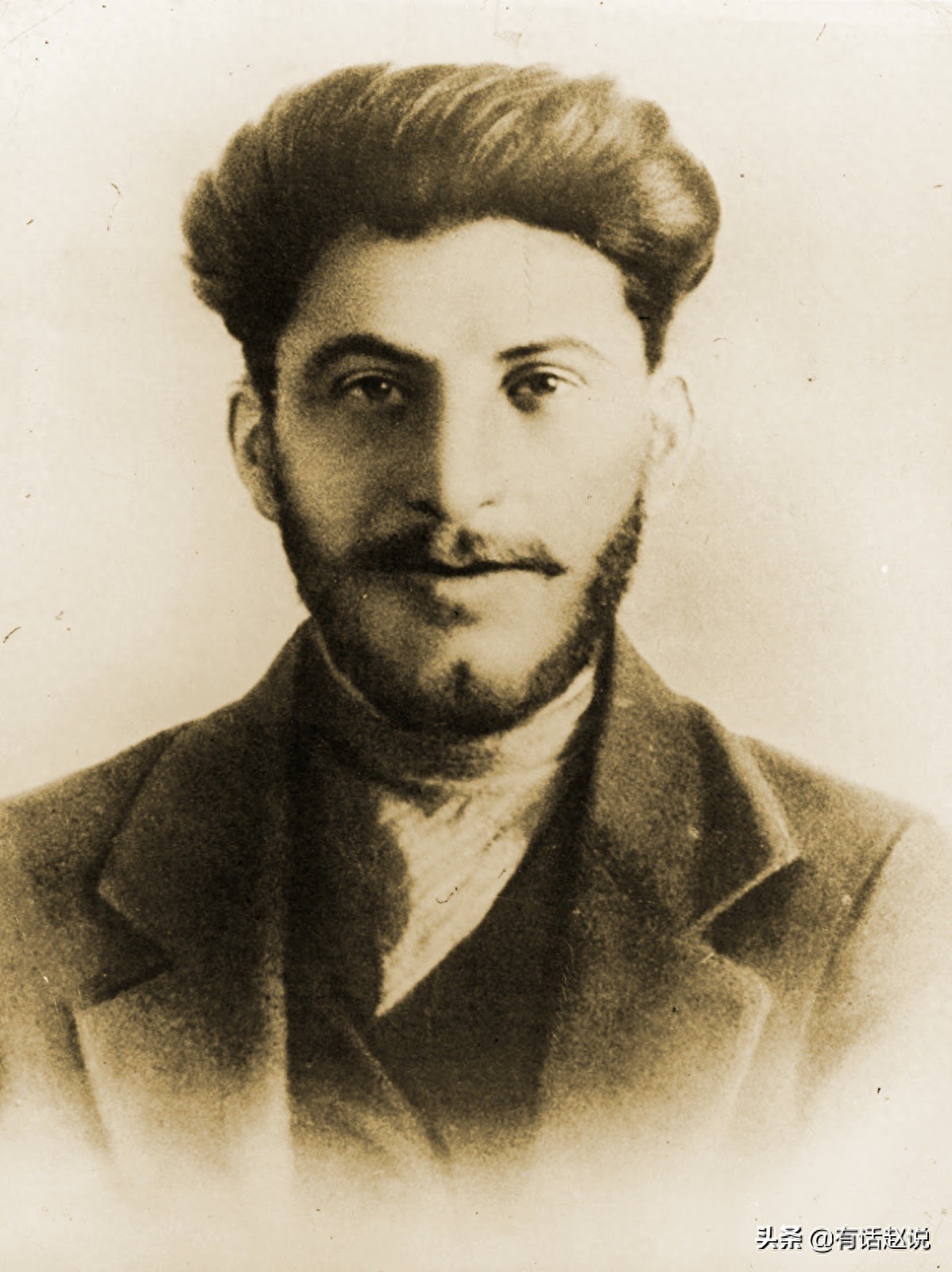 斯大林身高1.62米，来自1911年圣彼得堡帝国警察局档案