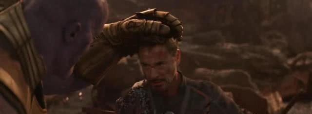 灭霸与绯红女巫到底什么关系为什么会摸摸头原因扎心了！