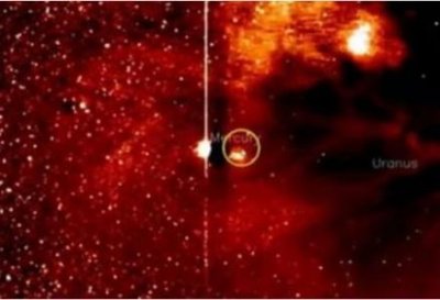 ​南极巨虫疯狂吞食巨型