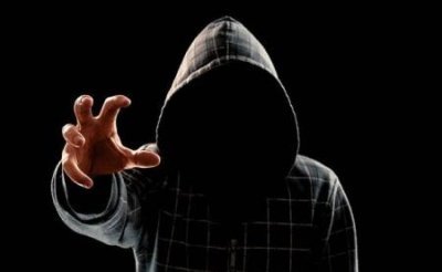 ​养小鬼的人有什么特征，传闻某明星用血养小鬼