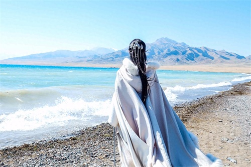 《将夜》袁冰妍还原书痴形象 美人傲雪 温暖演绎最美初恋记忆