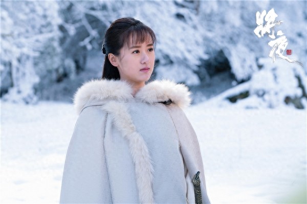 《将夜》袁冰妍还原书痴形象 美人傲雪 温暖演绎最美初恋记忆