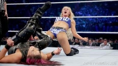 WWE女摔独特的风采,巾帼不让须眉!想把这些女神娶回家么?!