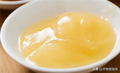 ​教你“一杯清水”鉴别真假蜂蜜！再也不用担心上当！记得收藏起来