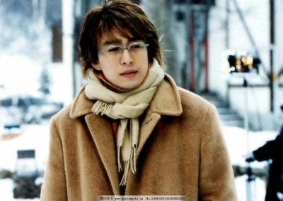 ​韩国影星裴勇俊