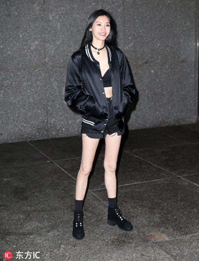 奚梦瑶为18年维密秀试装，大长腿又细又直还细嫩柔软