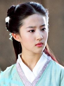 ​刘诗诗刘亦菲同框，一个俏皮可爱，一个高贵冷艳，各有千秋！