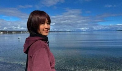 ​冻龄女神唐宁离婚后新西兰生活大揭秘，40+依旧少女感十足！