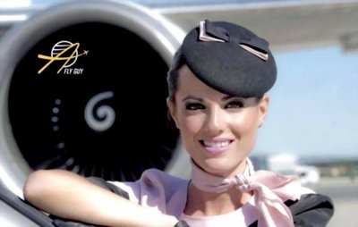 ​世界各国空姐照片：你更喜欢哪一国的空姐 漂亮的中国空姐在后面